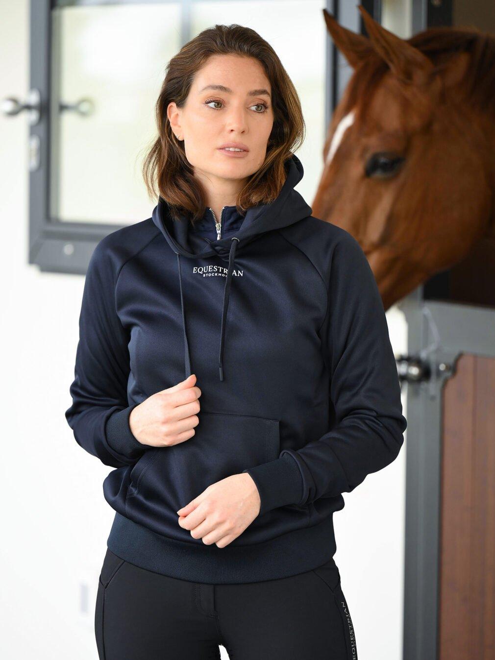 navy-hoodie-sweater-huvtroja-troja-kapuzenpullover-pullover-trui-hov-1010x1347