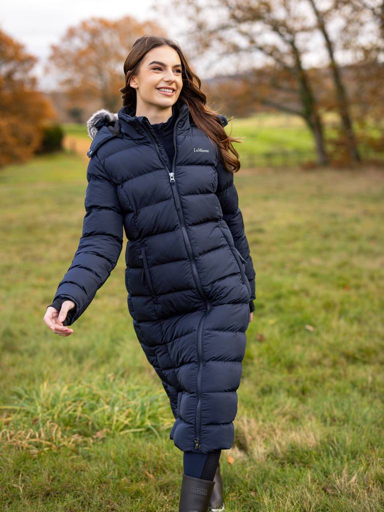 it05104_lifestyle_harperonglinepuffercoat_navy_8
