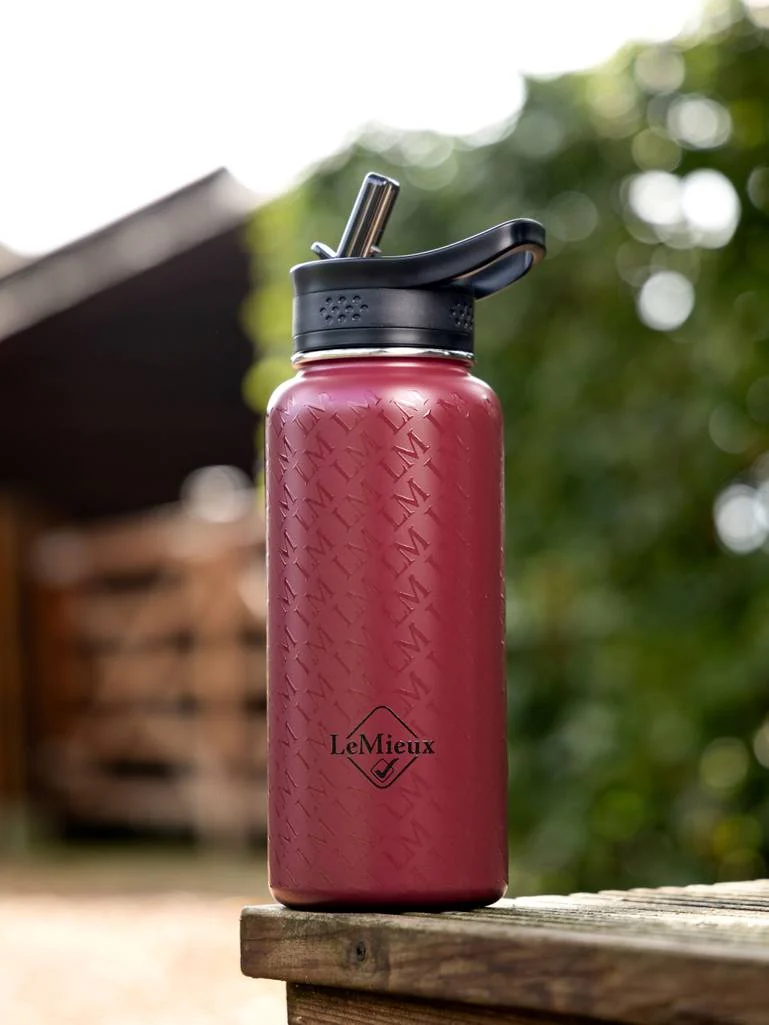 it05226_lifestyle_drinksbottle_ember_1